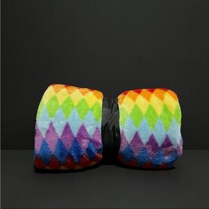 Alcove Rainbow Diamond
Pattern Plush Throw Blanket